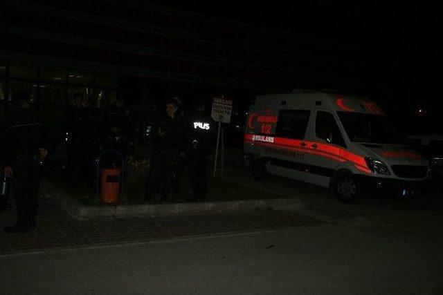 Afyonkarahisar’da Hastane Önünde Kavga: 12 Yaralı 1