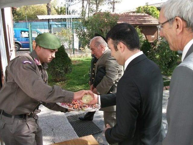 Taraklı Protokol Askerlerle Bayramlaştı 3