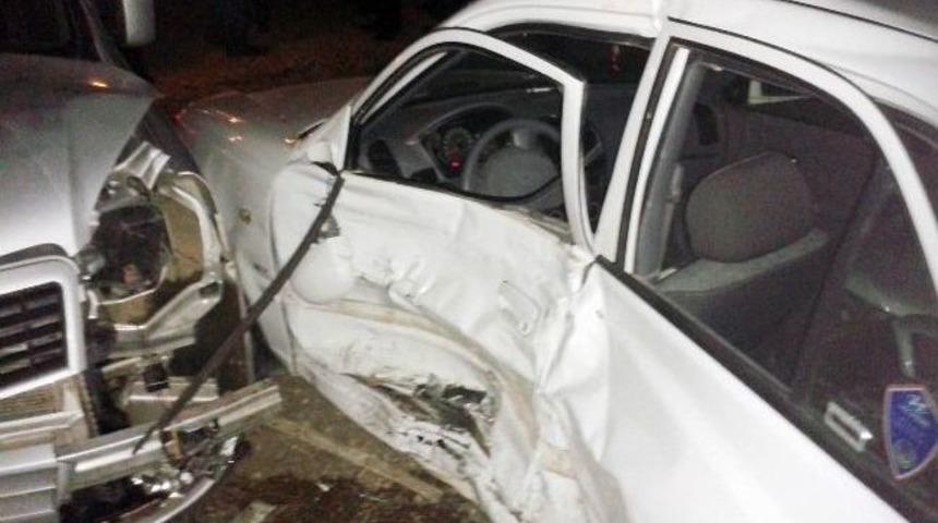 Akıncılar&rsquo;da Trafik Kazası: 3 Yaralı