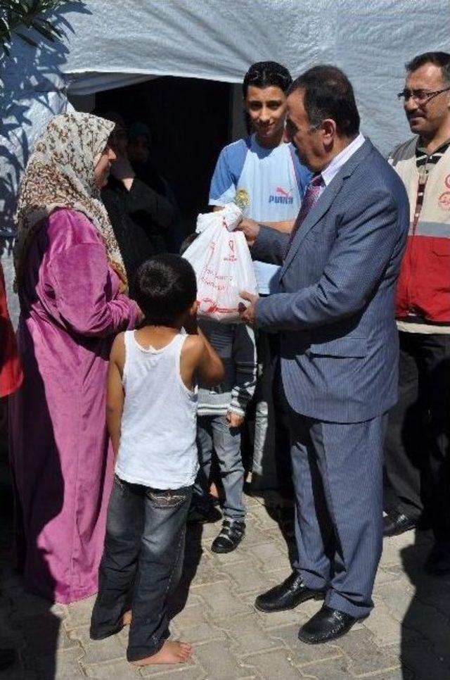 Diyanet Organizasyonunda Kesilen 500 Kurbanın Eti Suriyeliler İle Yoksullara Dağıtıldı 2