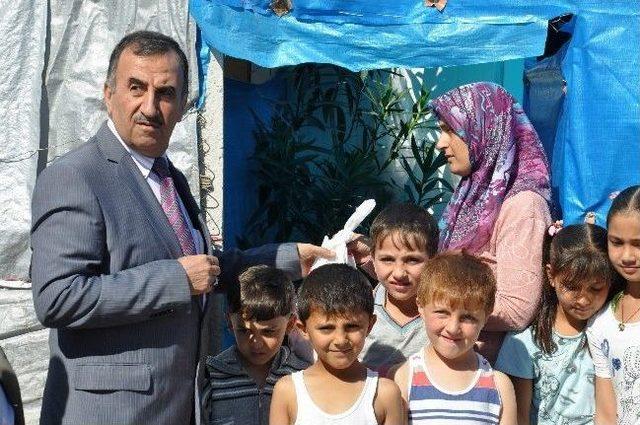 Diyanet Organizasyonunda Kesilen 500 Kurbanın Eti Suriyeliler İle Yoksullara Dağıtıldı 3