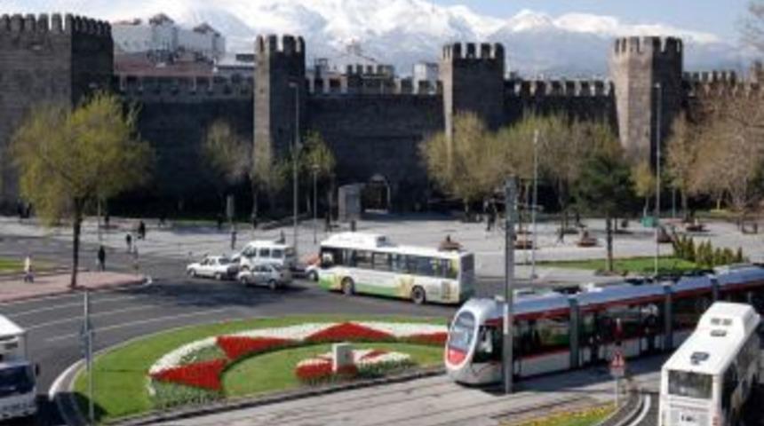 Şehir Içi Ulaşımda Her Gün 9 Bin 100 Sefer Yapılıyor