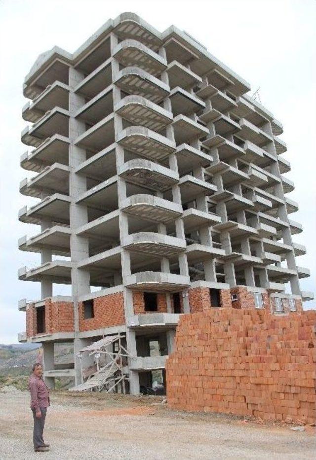 Genç kız 10. kattan atlamak istedi 2