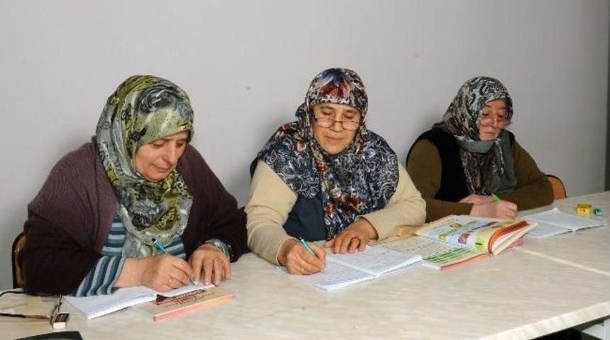 Mamak&rsquo;ta Okuma Yazma Bilmeyen Kalmayacak
