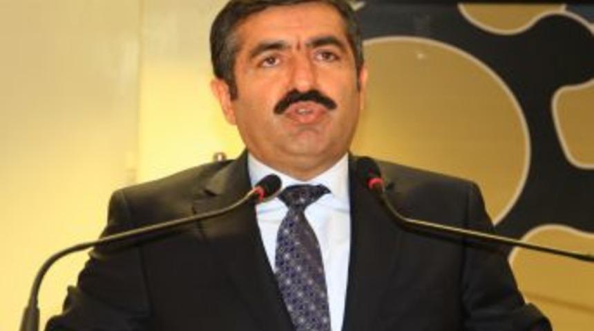 Depremin Ardından Van'a Akan G&ouml;n&uuml;ll&uuml;ler Bayramda Da Onları Yalnız Bırakmadı