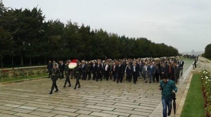 T&uuml;rkiye Emekli Astsubaylar Derneği &Uuml;yeleri Anıtkabir'e &Ccedil;elenk Bıraktı