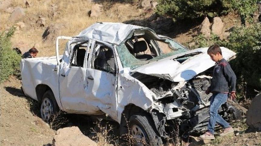 Şırnak'ta Trafik Kazası: 2 &Ouml;l&uuml;, 10 Yaralı