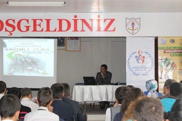 Kula'da Madde Bağımlılığı Ve Koruma Yolları Konferansı