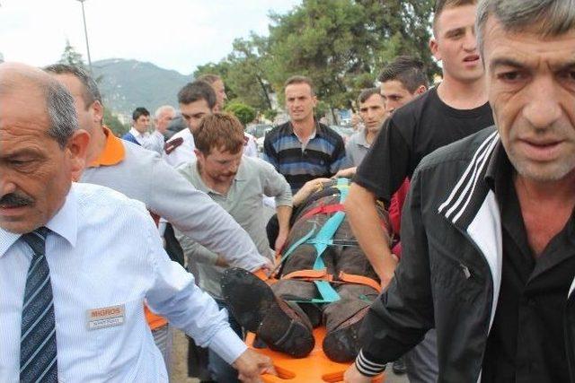 Ordu&rsquo;da Kamyonet Dereye Yuvarlandı: 1 Yaralı 2