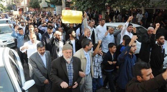 Diyarbakır&rsquo;da Stk&rsquo;lar Molotof Saldırısına Karşı Y&uuml;r&uuml;d&uuml; 1