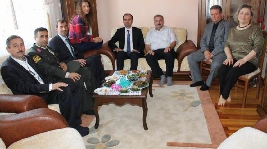 Bayramda Şehit Aileleri Unutulmadı