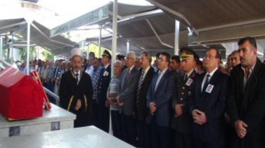 Şehit Polis Yıldırım, G&ouml;zyaşları Arasında Toprağa Verildi