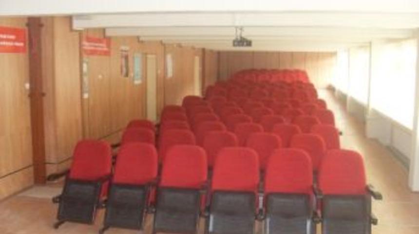 İzmit Belediyesi'nden Sağlık Meslek Lisesi'ne &Ccedil;ok Ama&ccedil;lı Salon