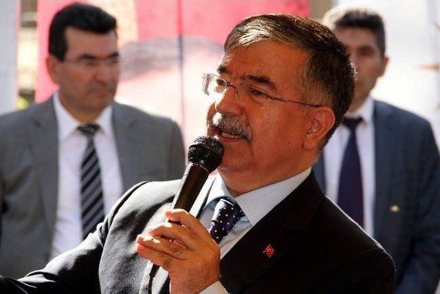 Bakan Yılmaz'dan 'askerlik Süresi' Açıklaması