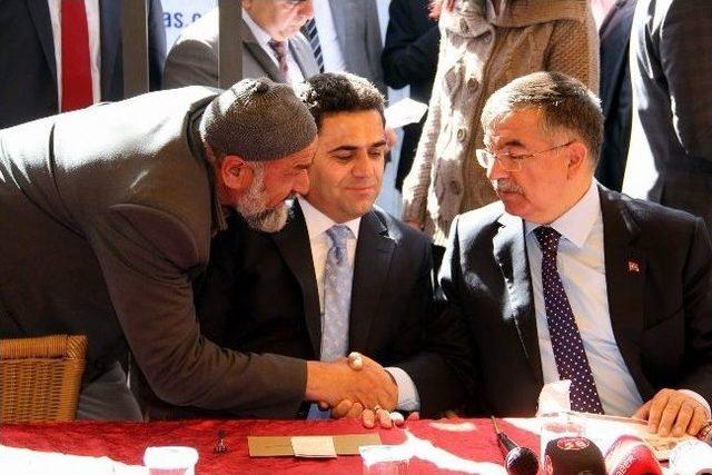 Bakan Yılmaz'dan 'askerlik Süresi' Açıklaması