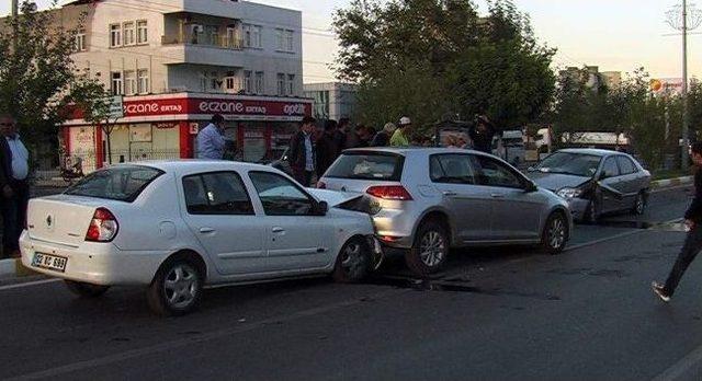 Adıyaman’da Trafik Kazası: 2 Yaralı