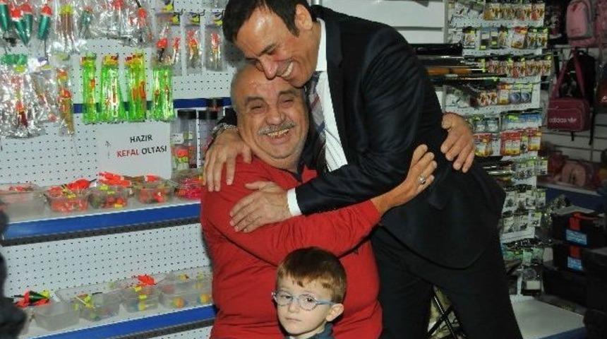 Başkan Gen&ccedil; Esnafla Bayramlaştı