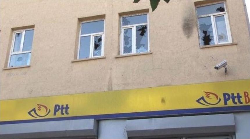 Silopi&rsquo;de  PTT binasına molotoflu saldırı