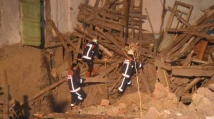 Ankara’da 2 Katlı Binanın Çökmesi