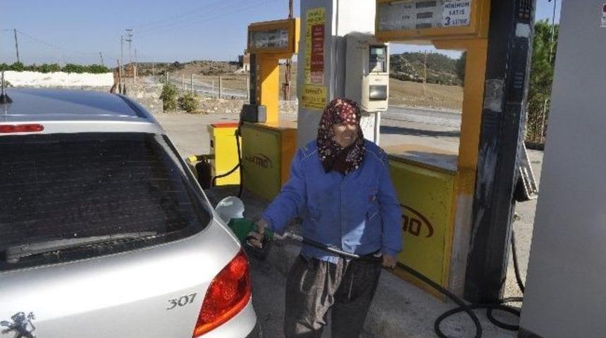 (&ouml;zel Haber) 83 Yaşındaki Kadın Pompacılık Yapıyor