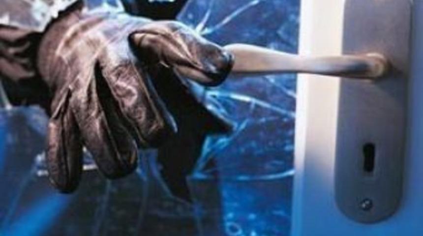 Doktor Kılıklı Hırsızlara Dikkat