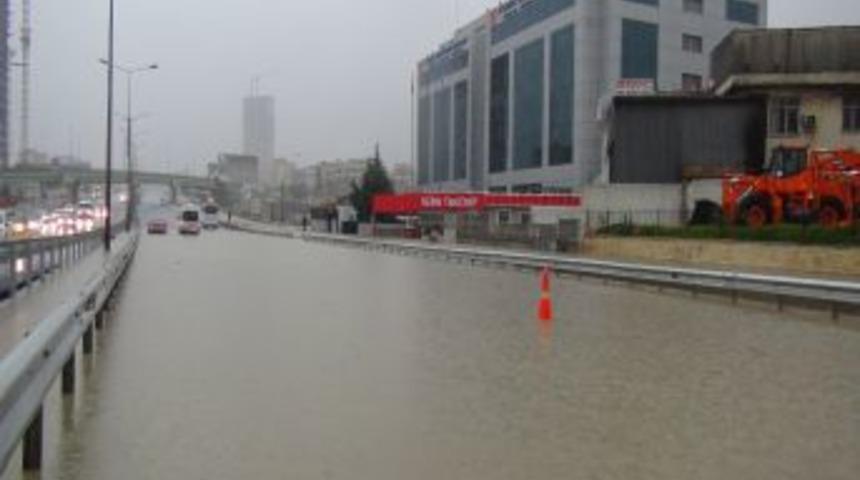 Suda Mahsur Kalanları Kep&ccedil;e Kurtardı