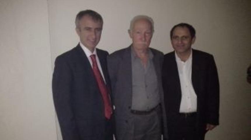 Ecevit Keleş Bayramın 3&rsquo;nc&uuml; g&uuml;n&uuml;de ziyaretlerini s&uuml;rd&uuml;rd&uuml;