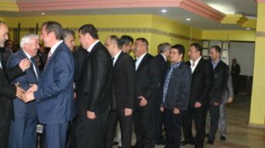 İznik'te ki bayramlaşmada dikkatler aday adaylarındaydı