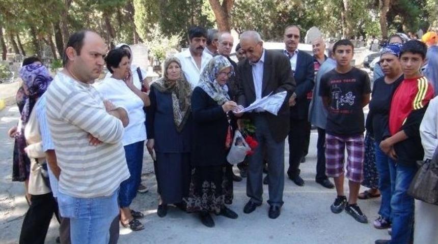 (&ouml;zel Haber) İzmir&rsquo;de Mezar Eylemi