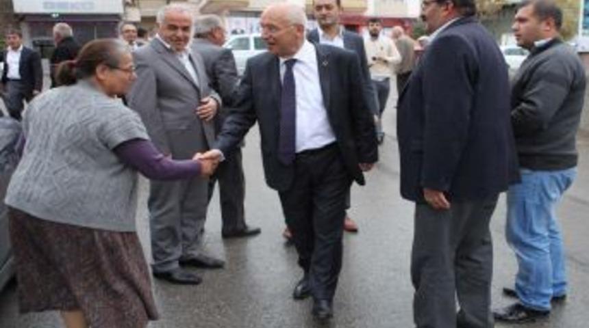 Yaşar, Bayramda Halkla Kucaklaştı