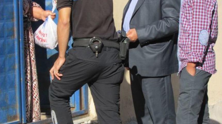 Polis, Kurbanını 477 Aileyle Paylaştı