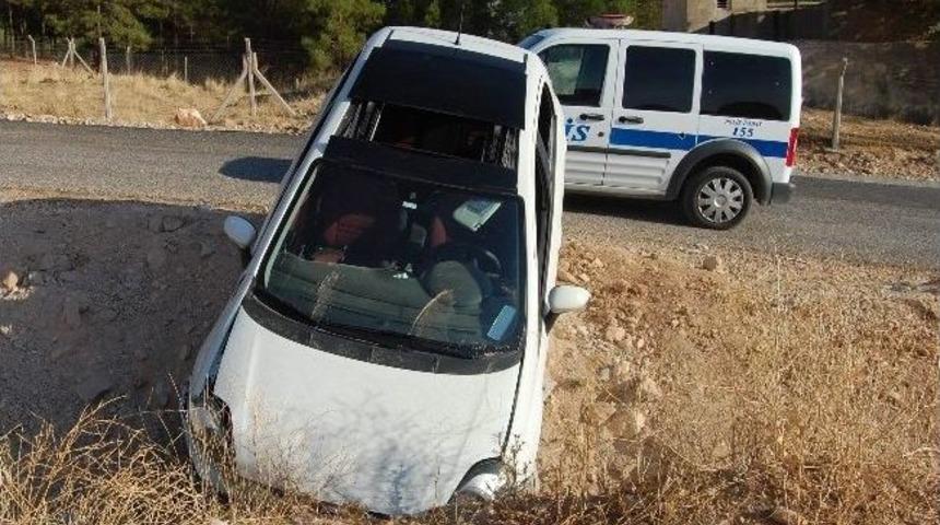 Otomobil Dereye U&ccedil;tu: 1 Yaralı