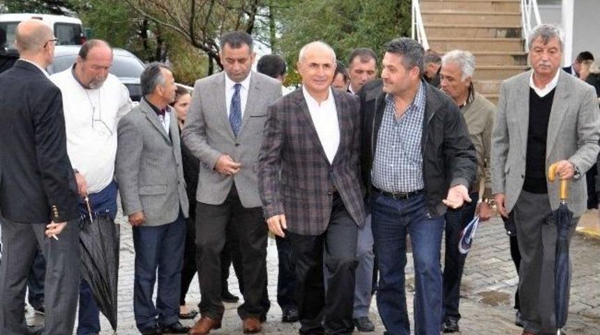 Başkan Hasan Akg&uuml;n, 30 Bin Kişiyle Bayramlaştı