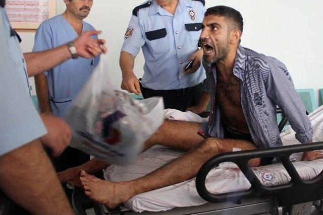 Gen&ccedil; kız tartıştığı erkek arkadaşını bı&ccedil;akladı 2