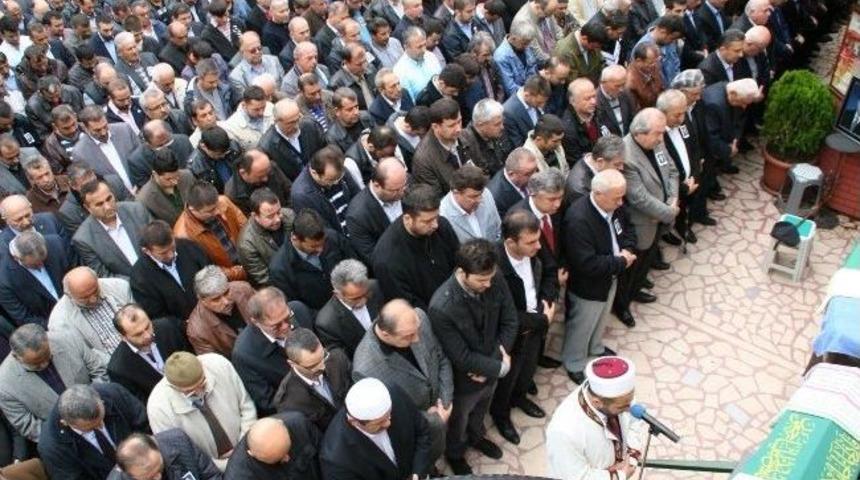 Devrekli Belediye Meclis &Uuml;yesi Akman Vefat Etti