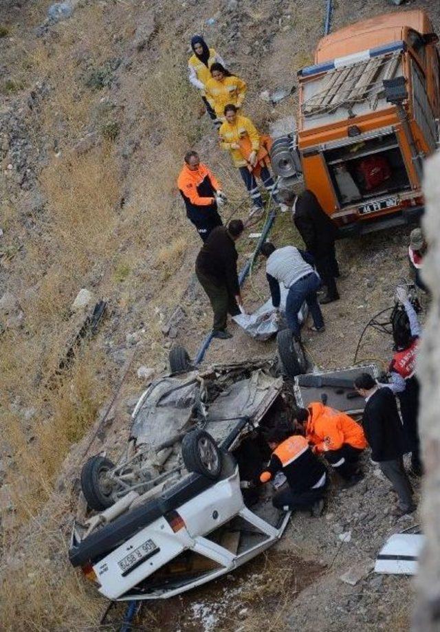 Darende'de bayram dönüşü feci kaza: 3 ölü