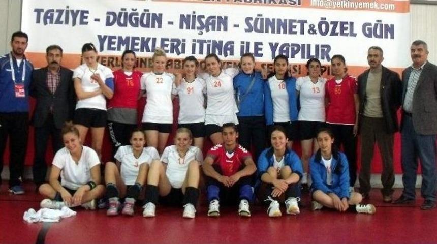 Vanlı Sultanlar Liderliklerini S&uuml;rd&uuml;r&uuml;yor