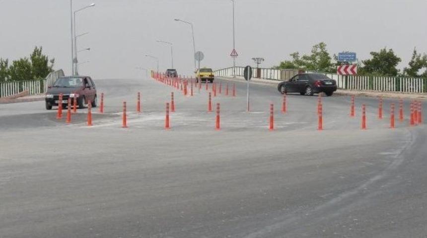Trafik Yoğunluğuna Dubalı Kavşak &Ccedil;&ouml;z&uuml;m&uuml;