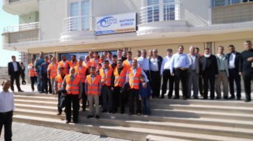 Bayram Sevin&ccedil;lerini Batmanlı Kardeşleriyle Yaşadılar