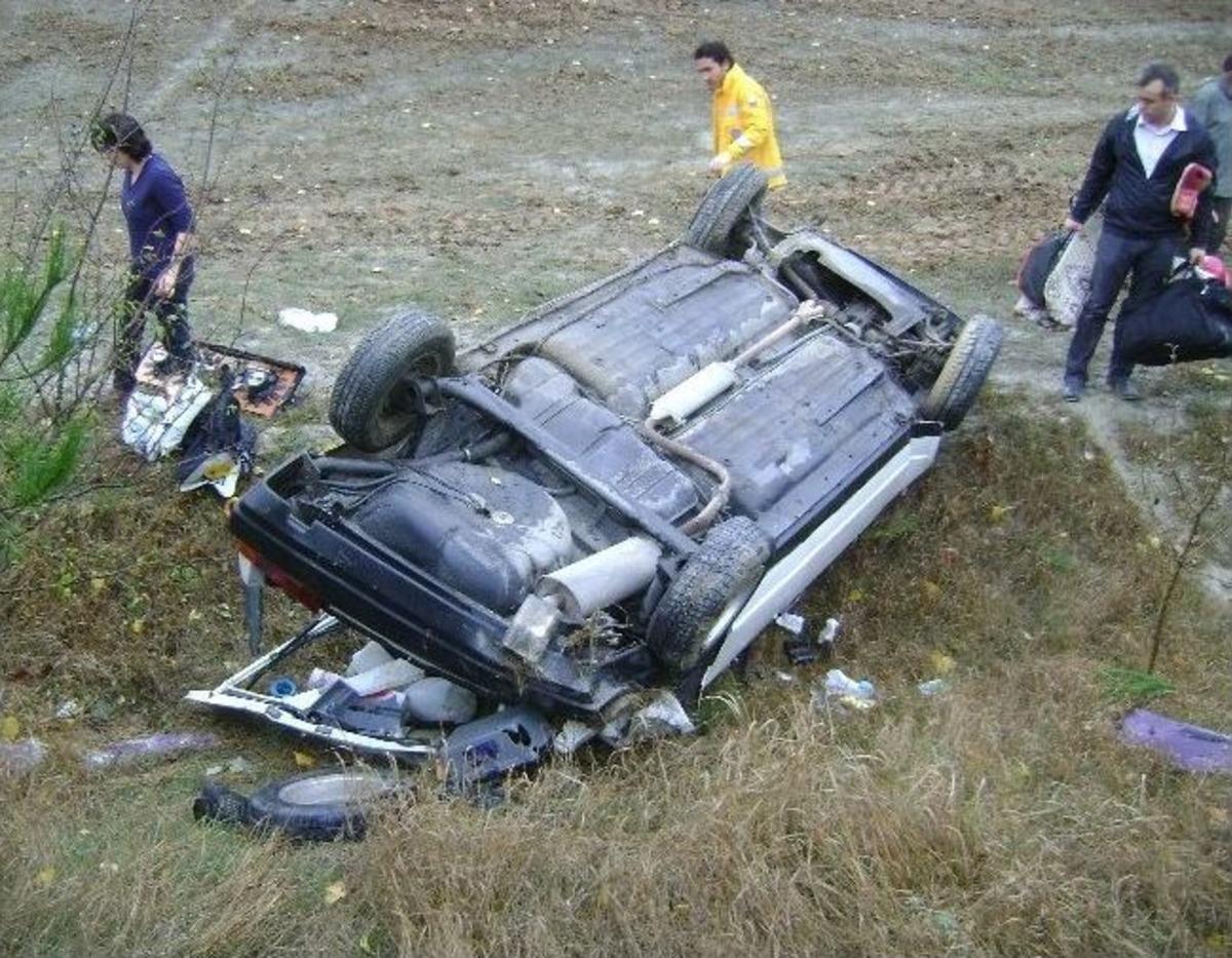 Mucura Kapılan Ara&ccedil; Takla Attı: 5 Yaralı