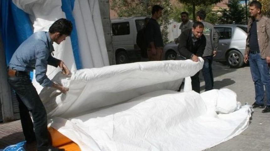 Evlerin &Ccedil;atı İle &Ouml;r&uuml;lmesi Branda Ve &Ccedil;adır Satışlarını Olumsuz Etkiledi