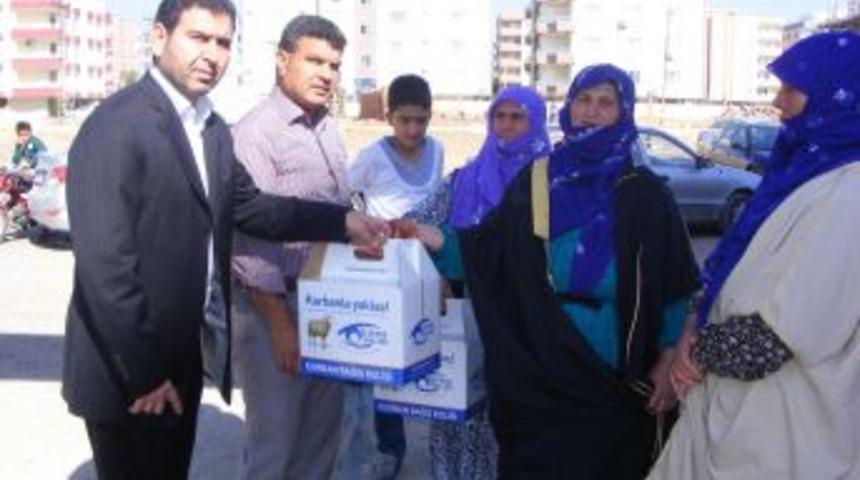 Ankara'dan Gelip Viranşehir Ve Ceylanpınar'da 2 Bin Aileye Et Dağıttılar