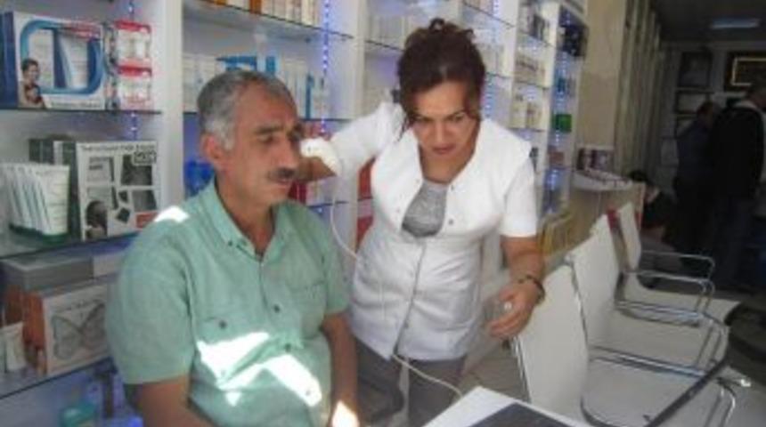 &lsquo;Sa&ccedil; D&ouml;k&uuml;lmesinde En B&uuml;y&uuml;k Etken Stres&rsquo;