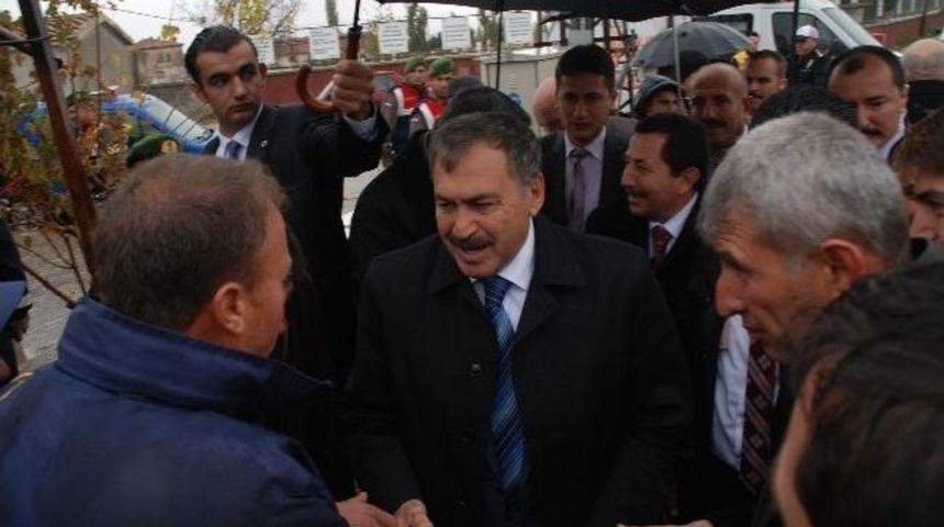 Eroğlu: "benim Hasan'ım Hans'tan Daha Zeki"