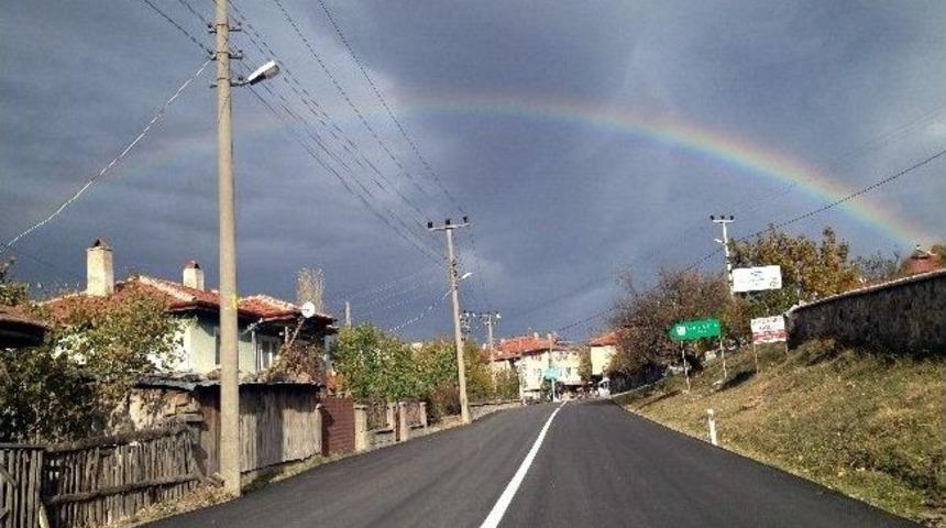 Bolu&rsquo;da Oluşan G&ouml;kkuşağı G&ouml;renleri B&uuml;y&uuml;ledi
