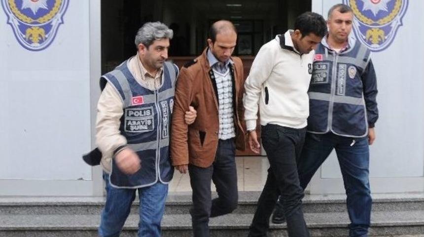 Kocaeli'de Yabancı Uyruklu İki Dolandırıcı Yakalandı