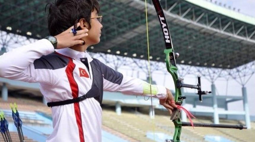 İhlas Koleji &Ouml;ğrencileri Dev &Uuml;lkeleri Dize Getirdi