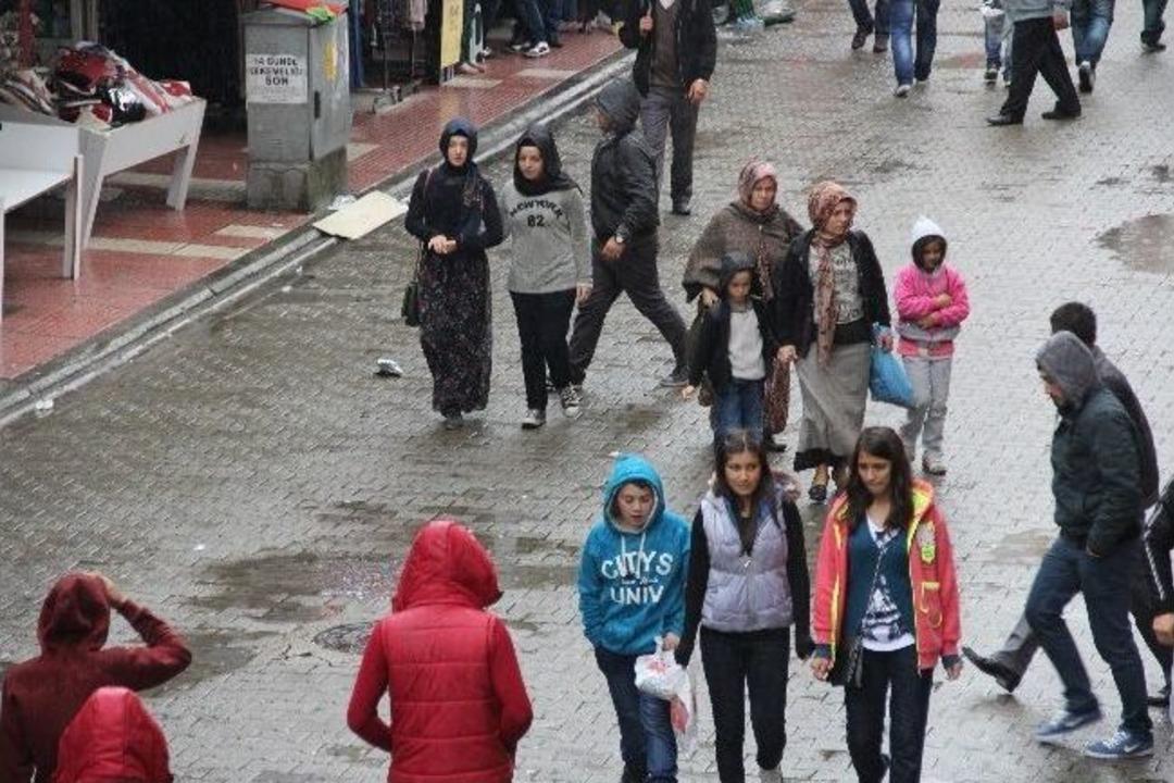&Ccedil;algılı G&ouml;bekli Kızlar Bayramı Kutlaması