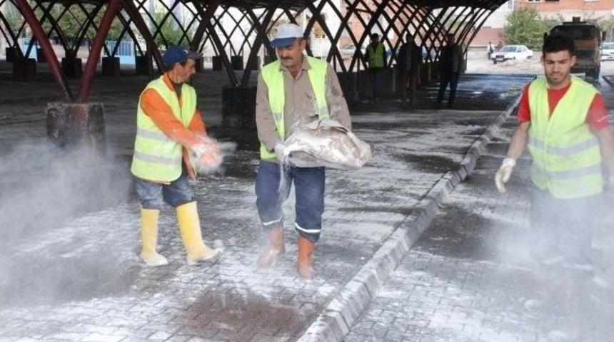 Kurban Kesim Yerleri, Deterjanlı Su İle Temizlendi