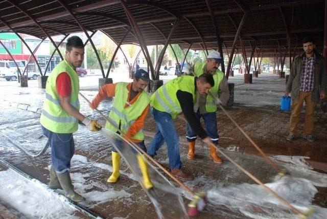 Kurban Kesim Yerleri, Deterjanlı Su İle Temizlendi